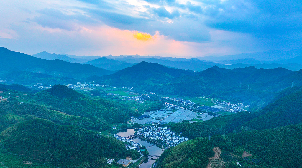 An aerial view of Xiajiang Village in east China's Zhejiang Province /CFP