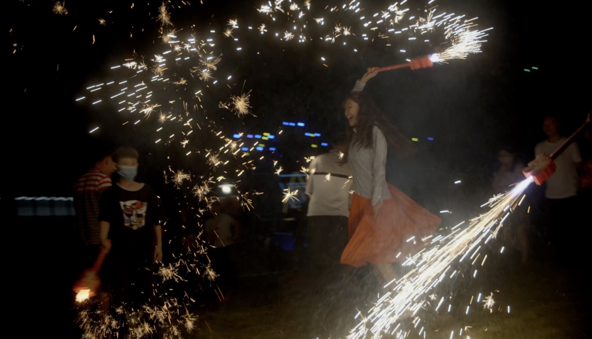Come and dive into the 'global capital of fireworks'!