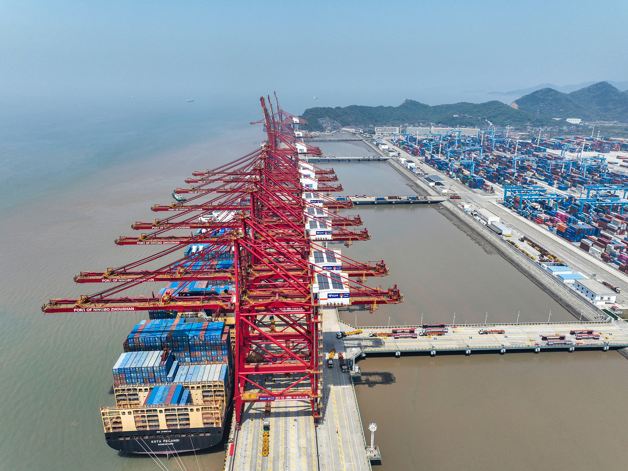 A view of the Ningbo-Zhoushan Port in Zhejiang Province, east China, April 6, 2025. /VCG