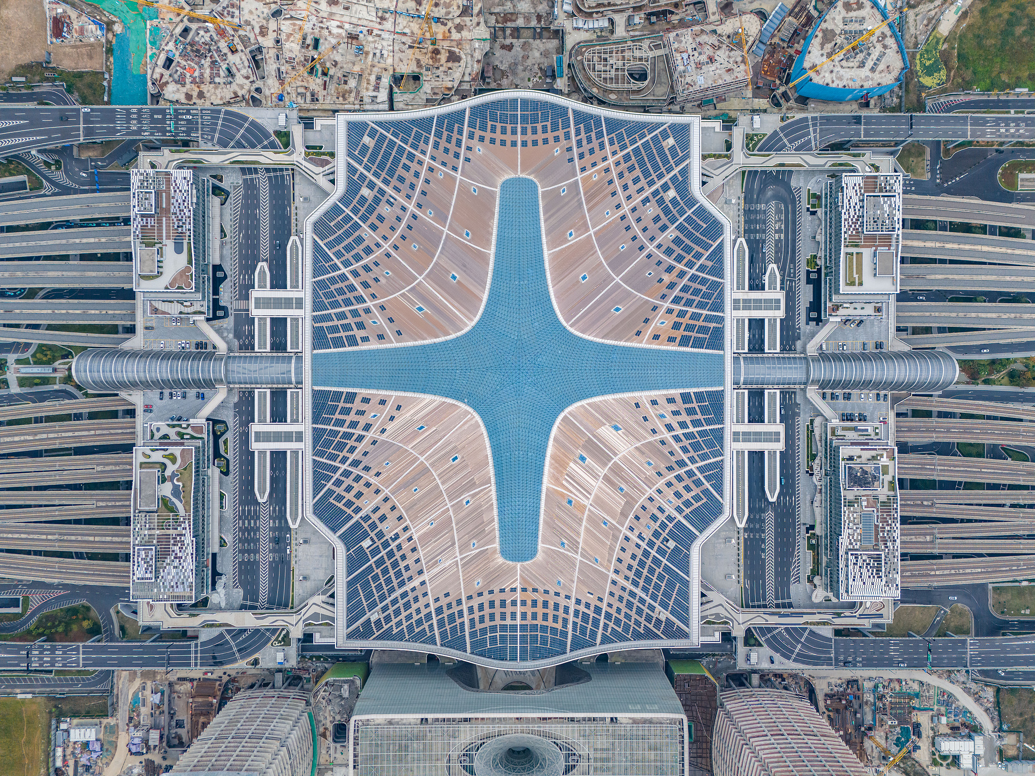 Photovoltaic panels covering 15,000 square meters on the roof of Hangzhou West railway station, Zhejiang Province, east China, December 8, 2024. /VCG