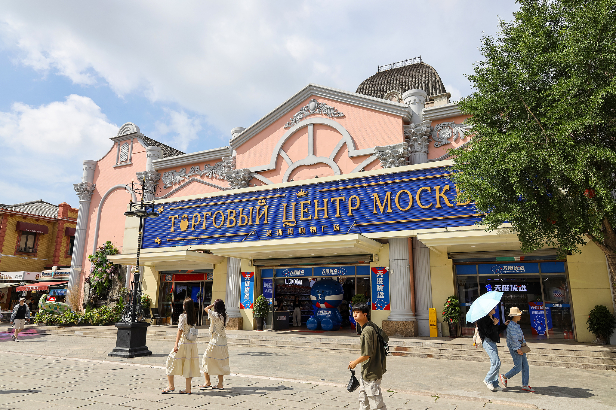A file photo shows the Russian-style architecture on Russian Street in Dalian, Liaoning Province. /VCG